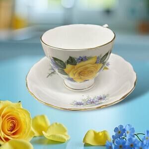 Royal Vale Fine Bone China Teacup & Saucer Set- Yellow Roses Excellent Condition
